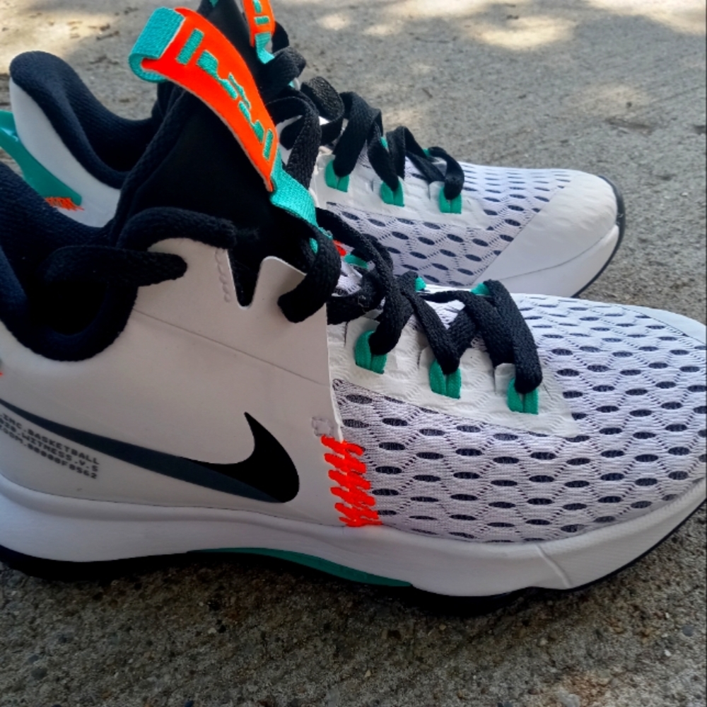 Nike AirZoom witness V5